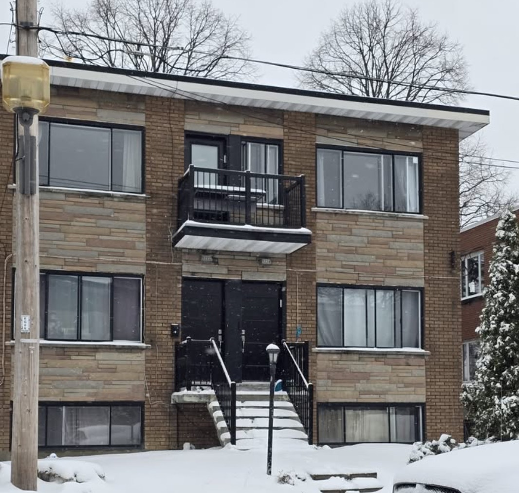 5 Bedrooms & 4 Bathrooms Lower Duplex for Rent — photo 1
