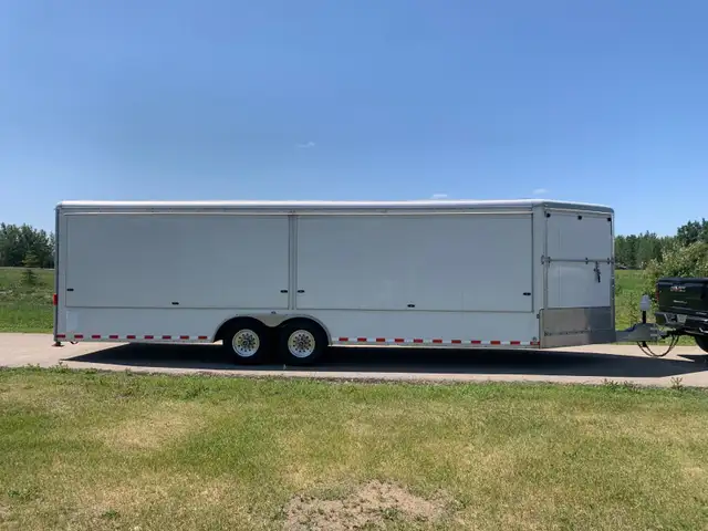 THE ULTIMATE TRAILER! 2006 WELLS CARGO 31' V-NOSE - LIKE NEW! in Cargo & Utility Trailers in Edmonton - Image 6