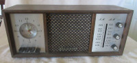 Vintage 1960's RCA Victor AM/FM Clock Radio. Works