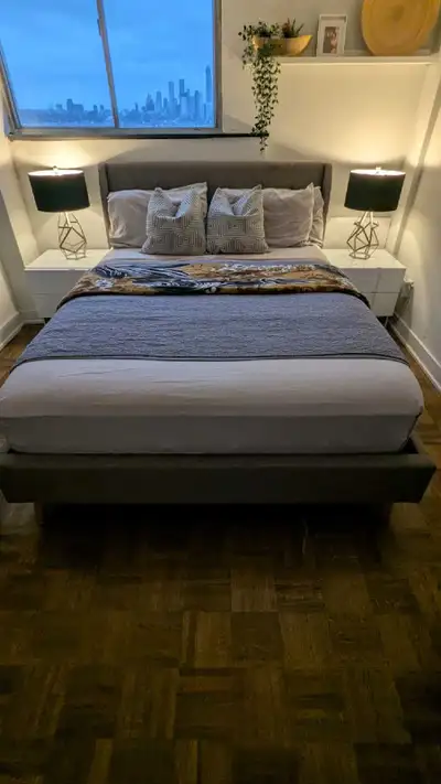 Upgrade your bedroom with this stylish Structube queen size bed set, complete with a comfortable Pos...