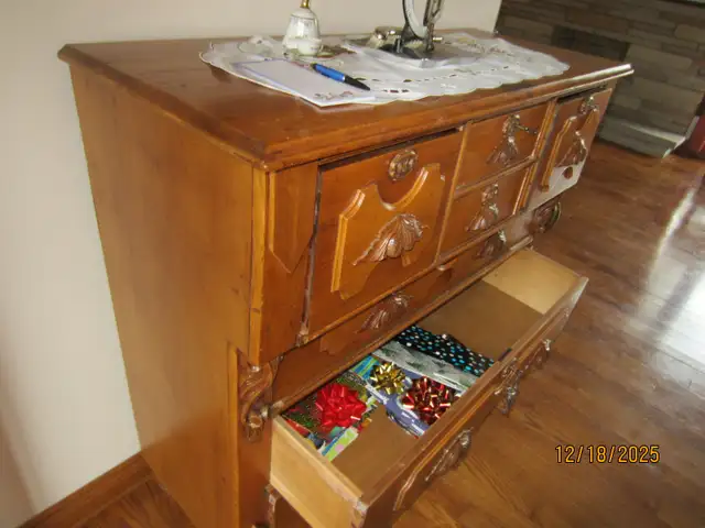 Antique hutch 1800;s Beechwood? in Hutches & Display Cabinets in Oakville / Halton Region - Image 6