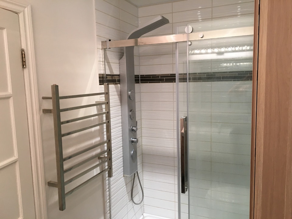 RDC Rénové • 3 chambres • 2 salles de bain complète • Piscine 4
