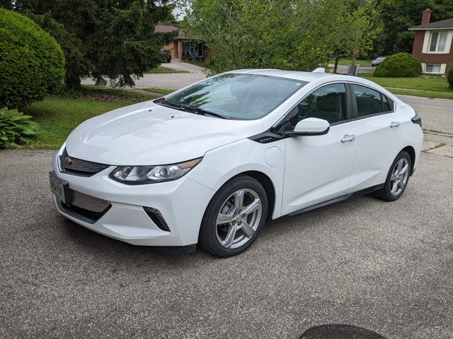 2017 Chevy Volt in Cars & Trucks in Brantford - Image 2