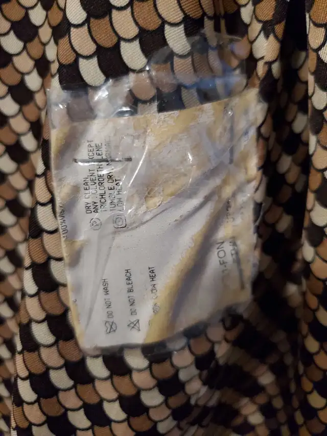 Burberry Coat for Women Size US M in Women's - Tops & Outerwear in Mississauga / Peel Region - Image 6