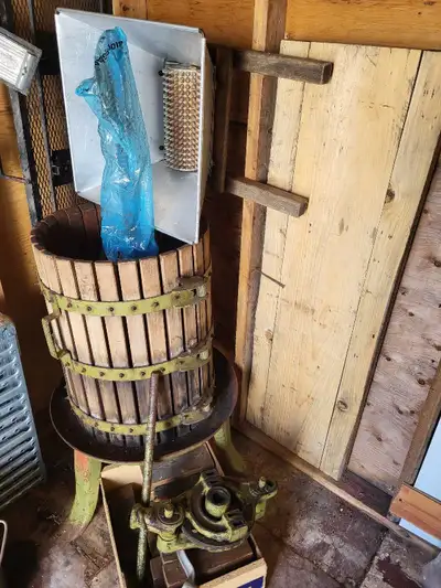 Comes with everything needed and everything works. Father passed away and no longer needed.