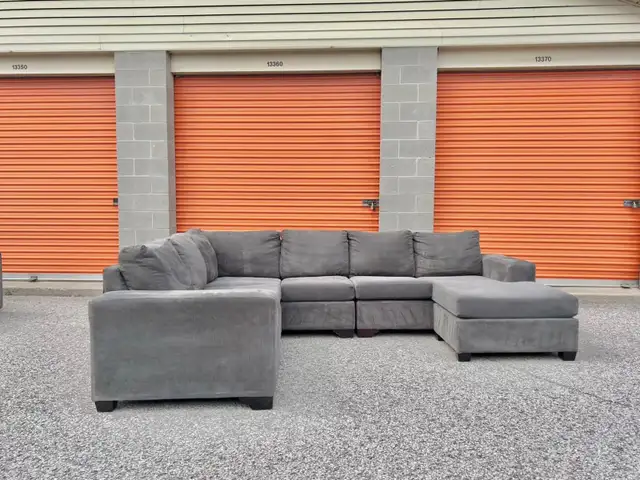 Grey U Shaped Sectional  in Couches & Futons in Kingston - Image 4