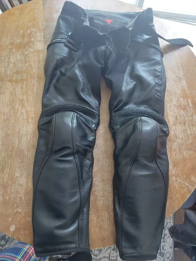 Motorcycle Leather jacket and pants in Motorcycle Parts & Accessories in Corner Brook - Image 6