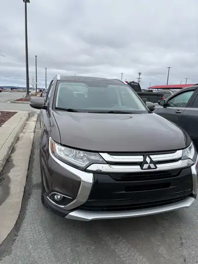 Selling my 2016 Mitsubishi Outlander SE V6 AWD. Reliable AWD SUV, great for Newfoundland winters. Ve...