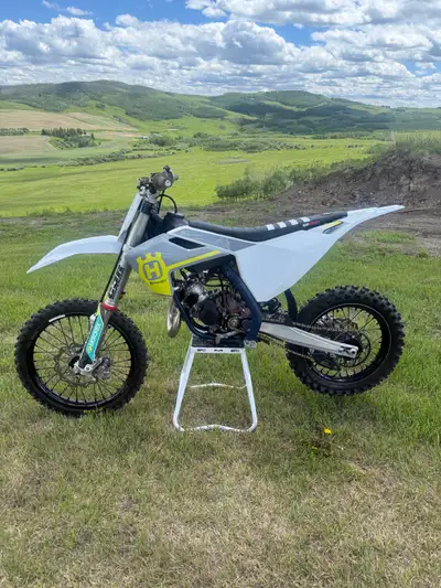 Tc 2023 19/17 121 hours 5 hours on new top end. Suspension set for 105 pound rider CJR