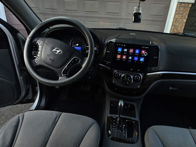 Hyundai Santa Fe in Cars & Trucks in Markham / York Region - Image 2