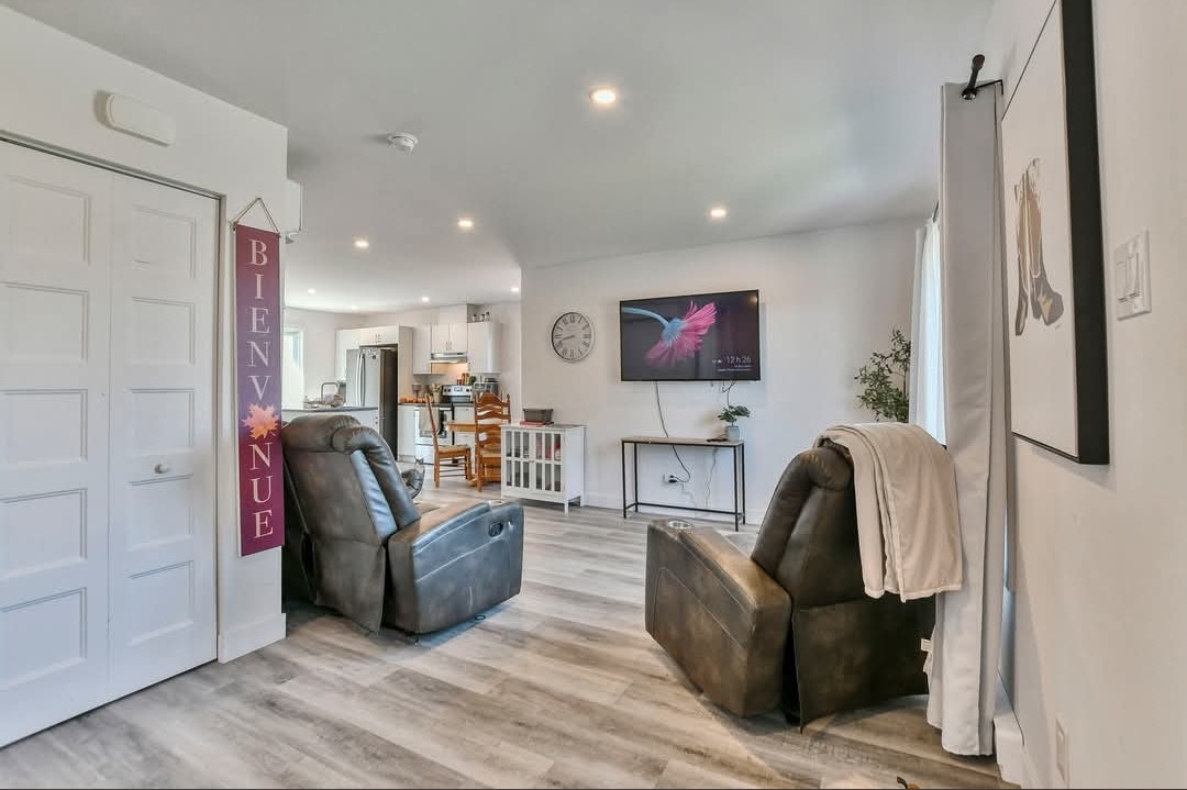 Havre de paix. 61/2 .. boisé.. 4 Chambres — photo 3