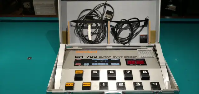 Roland Guitar Synthesizer GR-700 and G-707 Guitar in Guitars in Oakville / Halton Region - Image 3