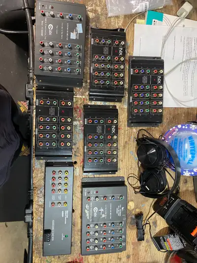 seven pieces pro audio equipment 2 - cable, electronics, Inc. model av 400comp x2 4 - NX nexxtech co...