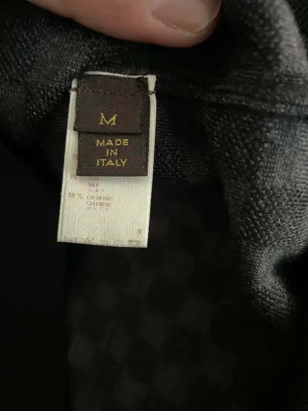 100% Authentic Louis Vuitton Damier Sweater in Men's in Mississauga / Peel Region - Image 5