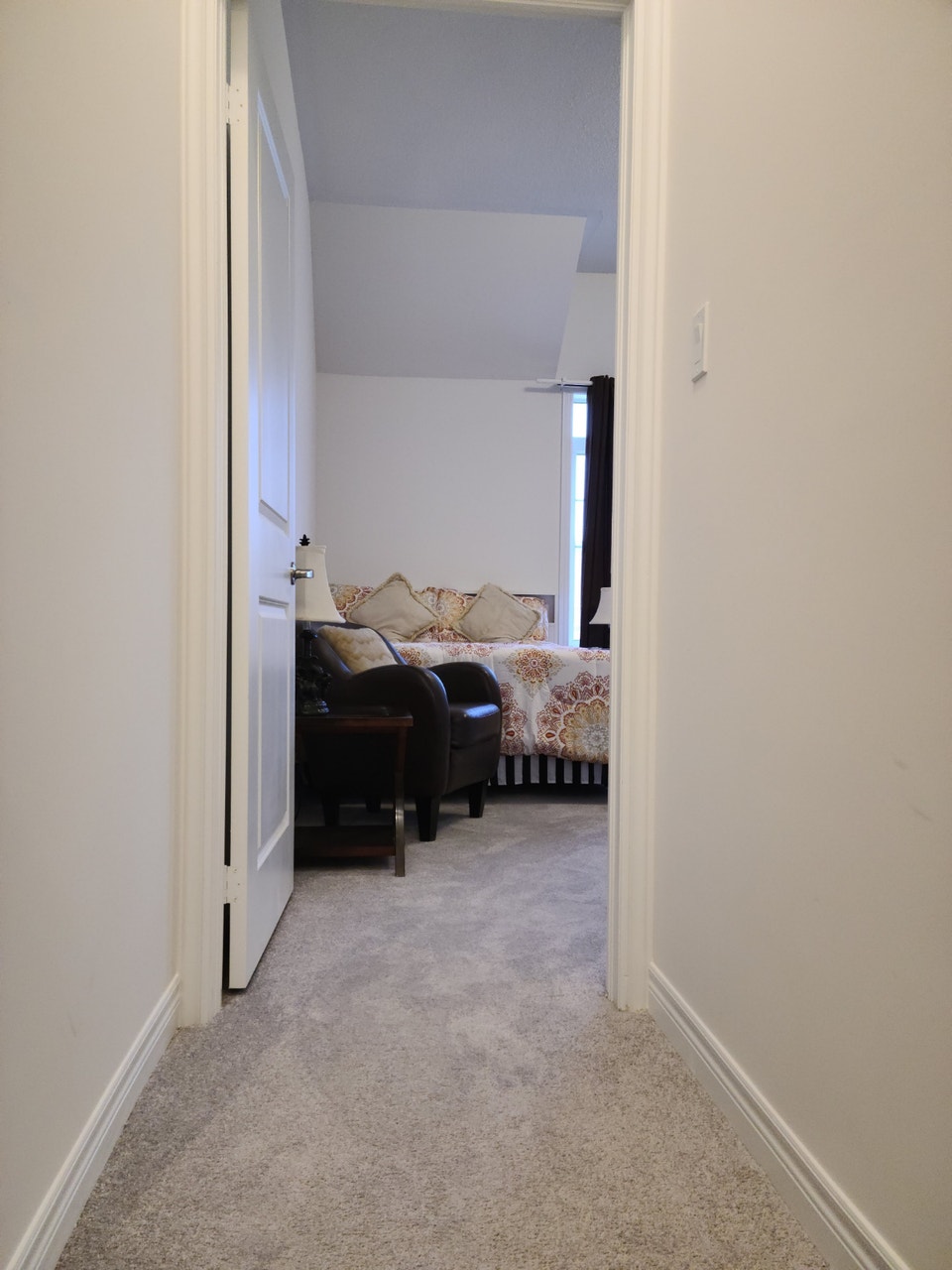 FULLY FURNISHED ONE BEDROOM COZY  APARTMENT FOR RENT IN WHITBY 5