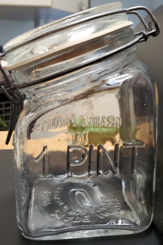 Vintage Peace Plenty 1879 1 Quart Jar in Arts & Collectibles in Prince Albert - Image 2