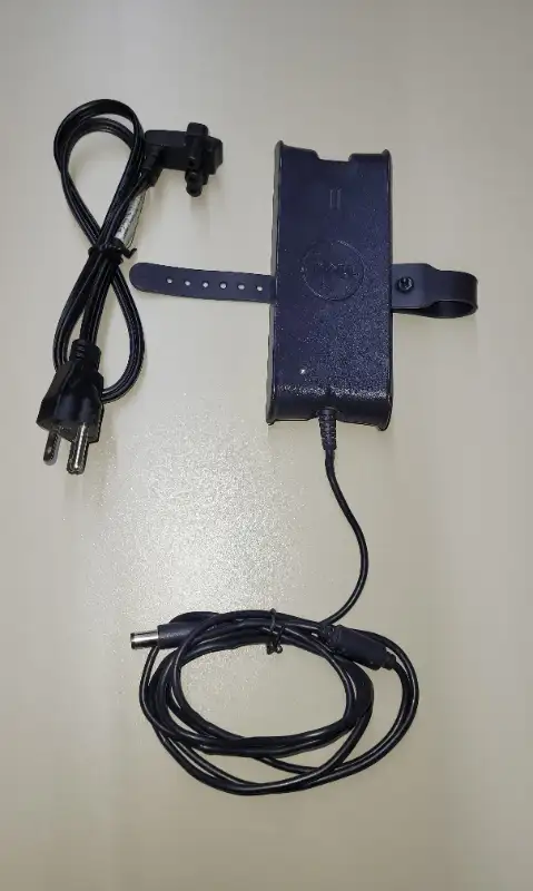 Dell 90W - AC Adapter in Cables & Connectors in Mississauga / Peel Region - Image 2