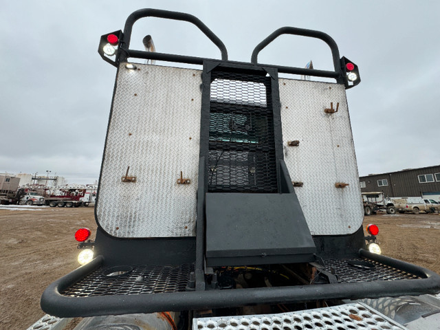 2014 WESTERN STAR 4900SB TRI DRIVE ISX 15 in Heavy Trucks in Red Deer - Image 4