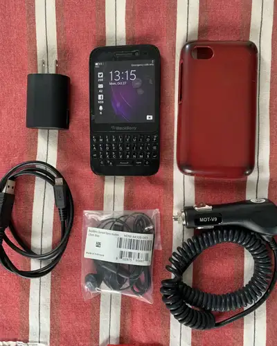 BlackBerry Q5  (8GB-Unlocked) GSM Dual-Core OS 10.2  Cell Phone, View more