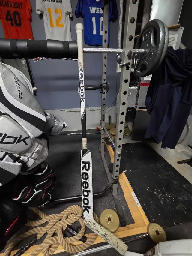 Vaughn Ve8 30+2 INT Goalie set in Hockey in Ottawa - Image 4