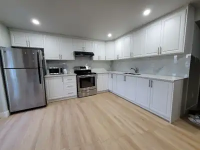 Rooms rentals available immediately in Kitchener. Newly renovated detached house, Shared rooms and P...