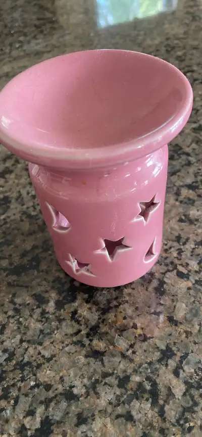 Oil/ wax ceramic burner pink star and moon Pick up in west Edmonton