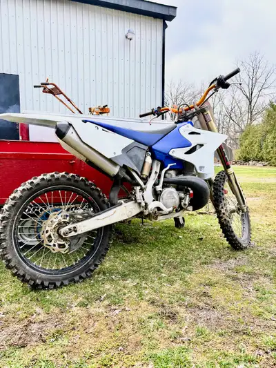 2015 Yz 250 runs mint 10 hrs on rebuild fully re built Forks end of last session just did bottom end...
