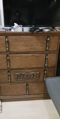 Set-4 drawer chest and nightstand