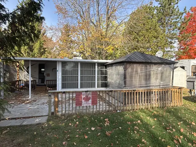 2015 36’ BHDS Camping package at Moonlight Bay on Otter Lake in Travel Trailers & Campers in Kingston - Image 2