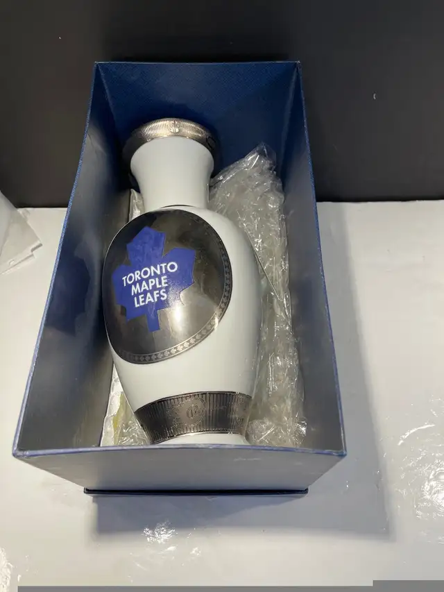 Sterling silver plated on porcelain flower vase in Arts & Collectibles in City of Toronto - Image 9