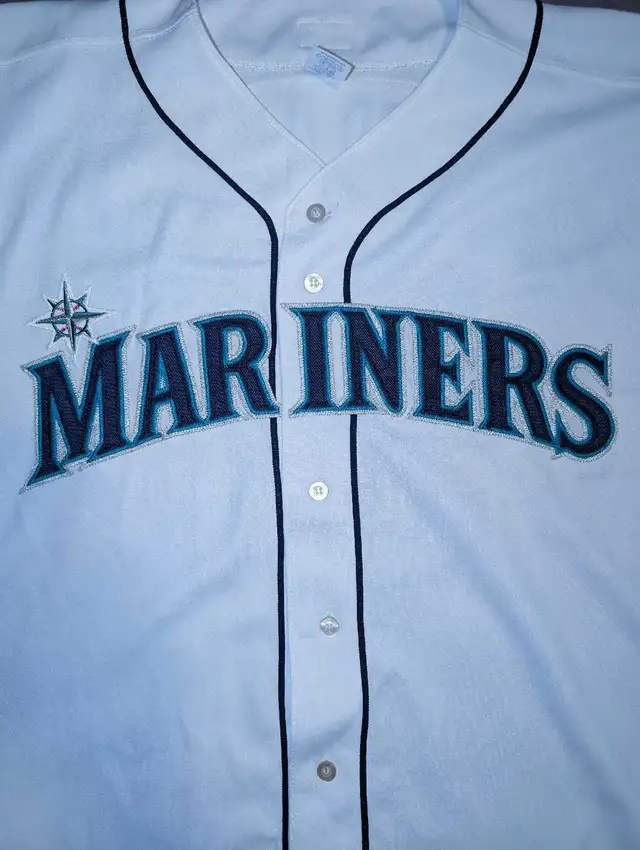 Vintage ICHIRO SUZUKI authentic Seattle Mariners jersey sz48 in Men's in Stratford - Image 8