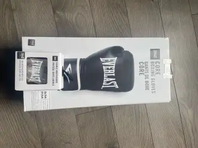 Never even used, box of the gloves is opened and tried on though. Everlast is a solid equipment choi...