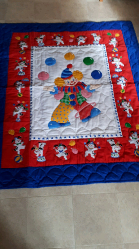 New crib quilt for baby: hand quilted, circus theme in Cribs in London