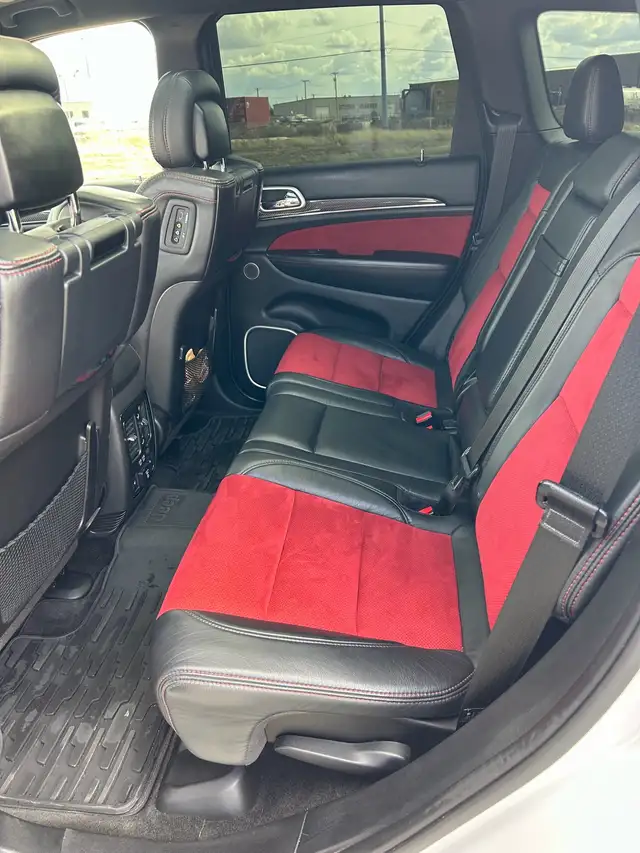 SRT JEEP553848793266268167