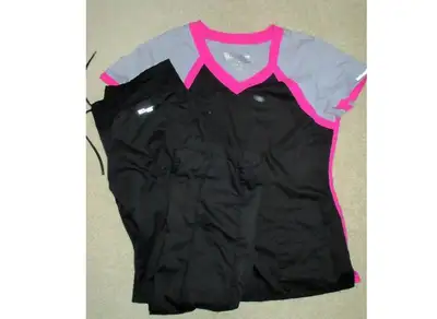 Grey’s Anatomy Scrub Set… top and bottom… in excellent clean condition. Size Medium…Color as shown P...