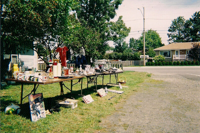 Yard Sale, Coolers, Gas & Water Cans, Toys, Vintage Collectibles in Garage Sales in Sudbury - Image 3