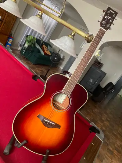 Guitare Yamaha TransAcoustique, View more