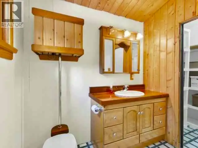 3-Bedroom Country Residential House for Rent in Long Term Rentals in Whitehorse - Image 9