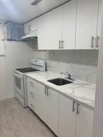 Beautiful 2 bedroom apartment close to hwy 401, One bus to the airport, malls, grocery utilities inc...