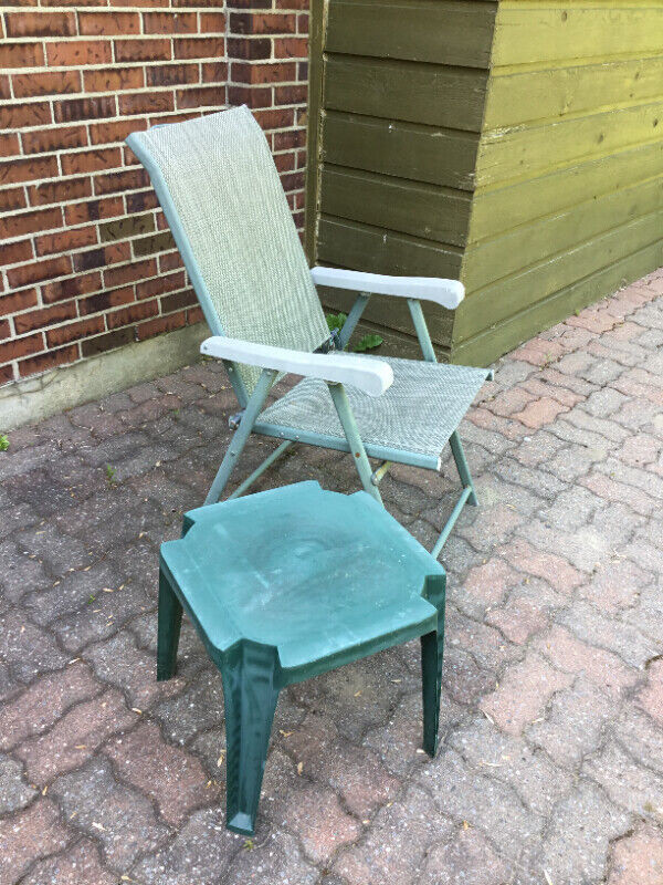 Chaise de Jardin Pliante Ultra Confortable,avec Petite Table d’a dans Chaises, Fauteuils inclinables  à Ville de Québec