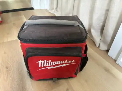 Milwaukee lunch bag , View more