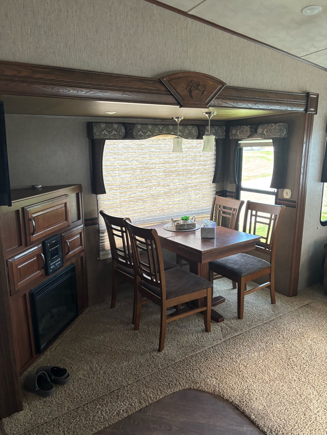 2015 Palomino Sabre in Travel Trailers & Campers in Norfolk County - Image 2