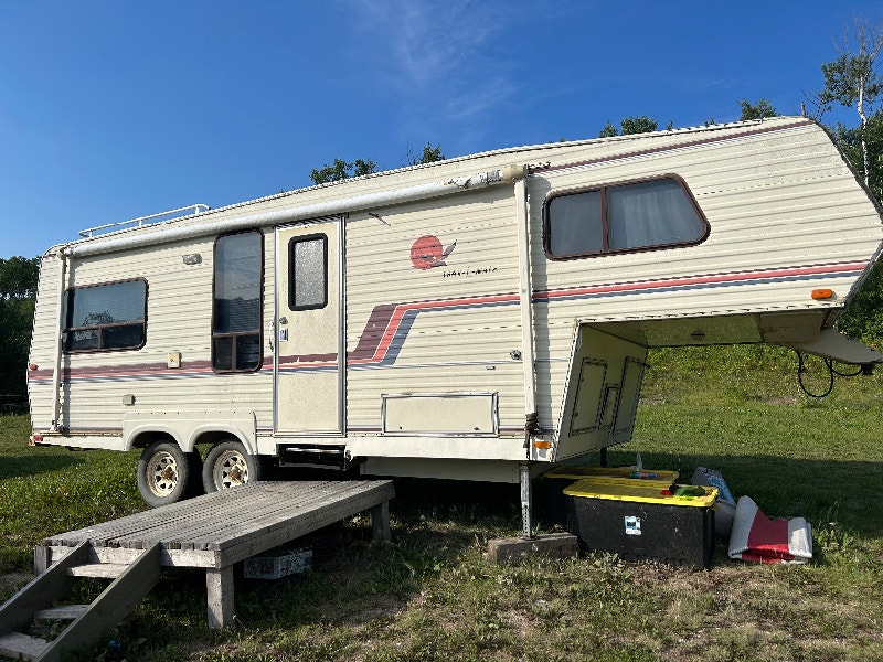 26 foot 5th wheel trailer Travel Trailers & Campers Lloydminster