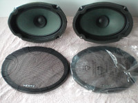 Pair of 6x9 speakers