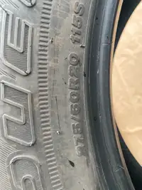 Tires 275/60/20 with about 3000kms