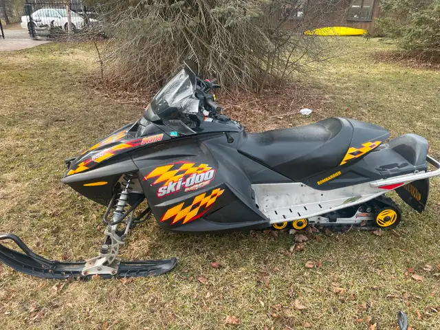 2004 Skidoo MXZ800 in Snowmobiles in Mississauga / Peel Region - Image 2