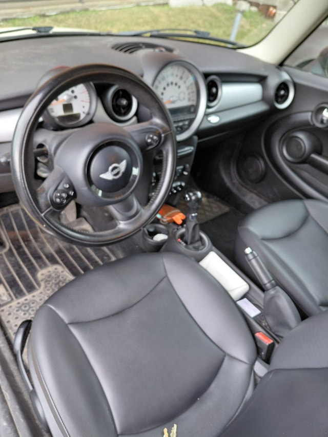 2013 Mini Cooper en très bon état — photo 2