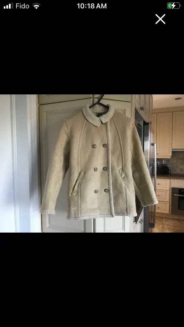 GAP WOMEN WINTER COAT SIZE XS  in Women's - Tops & Outerwear in City of Montréal - Image 2