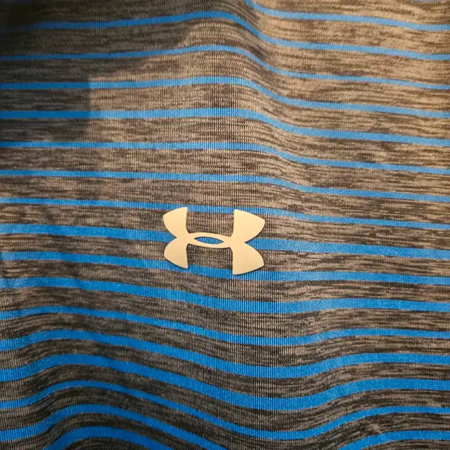 Under Armour Heat Gear Polo Shirt Men’s Size XL Blue  in Men's in Kitchener / Waterloo - Image 3