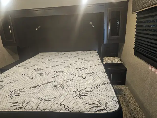 à vendre Fifth Wheel Jayco 2020 35 pieds in Travel Trailers & Campers in Lévis - Image 3